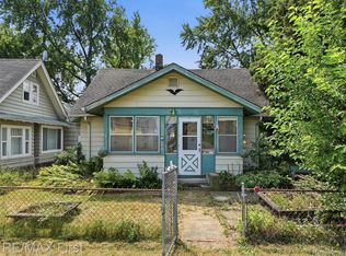 3039 Kenrick St, Keego Harbor, MI 48320
