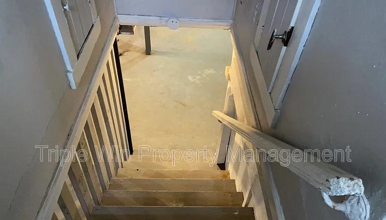 802 Rowles Ave — Photo 33