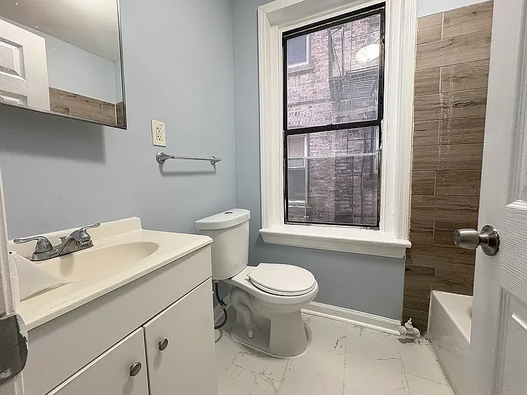 75 Carnegie Ave #12C — Photo 5