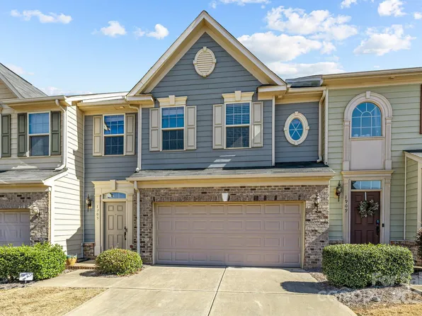 1905 Fleetwood Dr, Charlotte, NC 28208