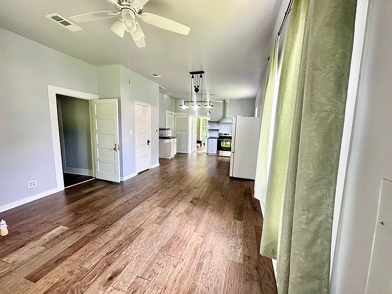 1731 Walnut St — Photo 4