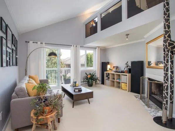 6360 Lynas Ln #4, Richmond, BC V7C 5C9