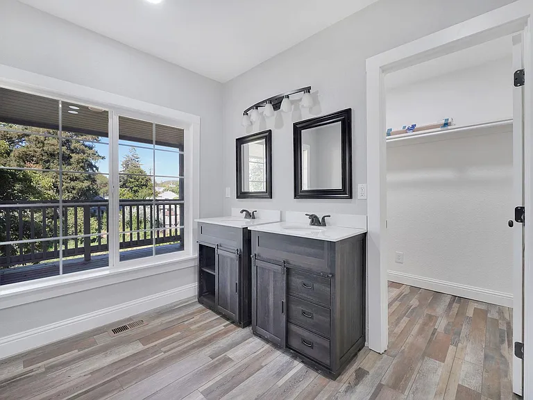 153 Badger St — Photo 10