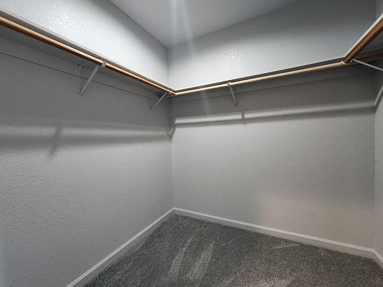 9609 Lord Dr — Photo 31