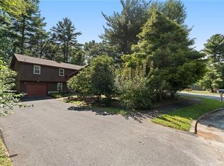 11 Circlewood Dr, Coventry, RI 02816