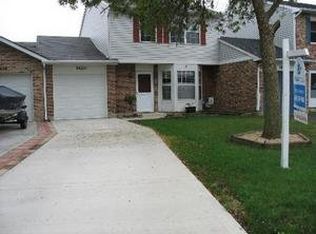 1420 Walnut Cir, Carol Stream, IL 60188