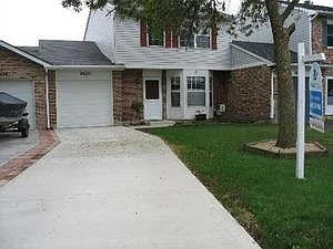 1420 Walnut Cir photo 1