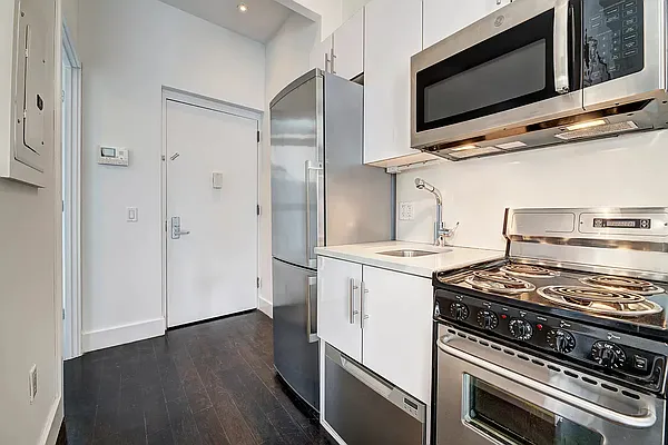 Rented by REAL New York | media 3