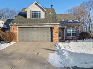 7220 Woodgate Dr, Fishers, IN 46038