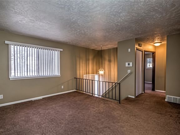 4th image of 3377 Weber St