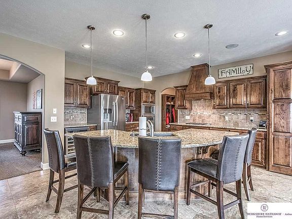 4th image of 115 Oakmont Dr