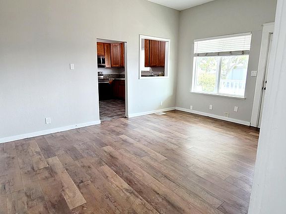 3rd image of 100 Roseville St #100A