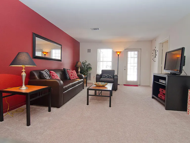 College Towne Apartments — Photo 29