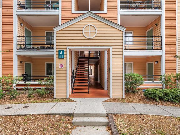 3rd image of 2601 SW Archer Rd APT 339