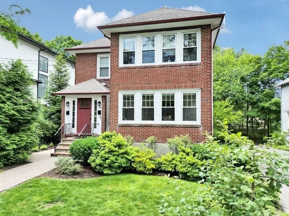 74 Washington St Unit 74, Newton, MA 02458