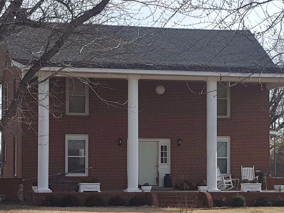 1st image of 1302 S Park Dr