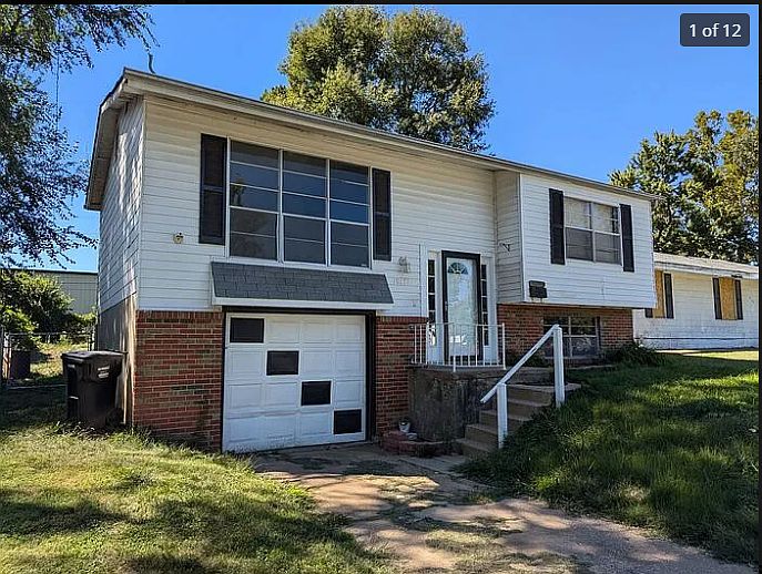 1st image of 10131 Castle Dr