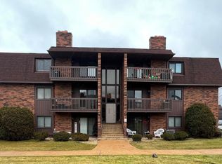 2049 W 45th Ave #303, Highland, IN 46322