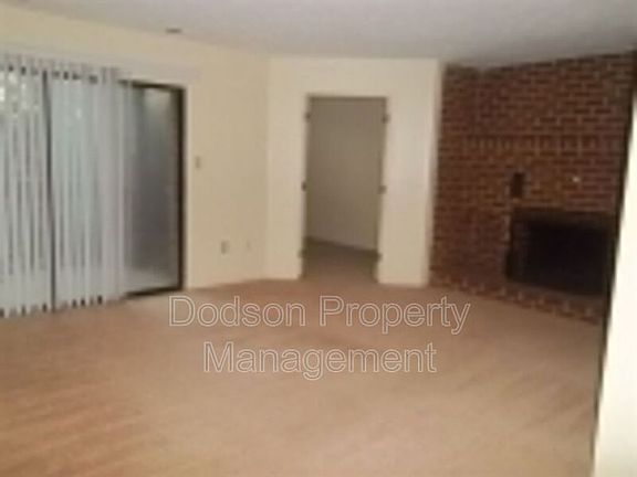 3rd image of 4003 Governors Sq APT 5