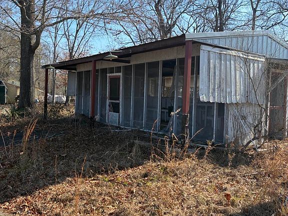 2nd image of 137 John Rd