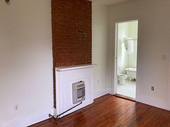4th image of 726 Philip St #B