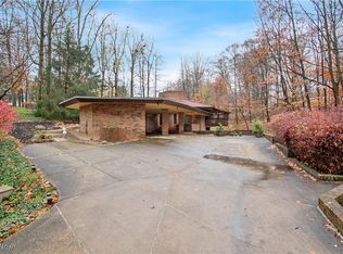920 Wallwood Dr, Akron, OH 44321