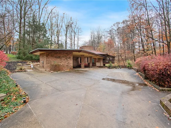 920 Wallwood Dr, Akron, OH 44321