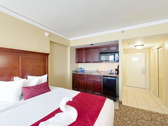 3rd image of 600 Atlantic Ave #825