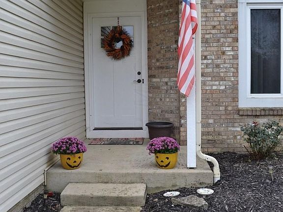 4th image of 14053 Oxford Dr