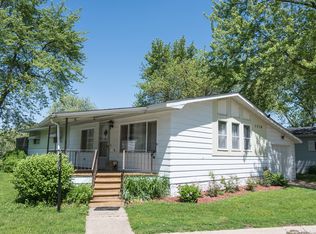 1110 Lakewood Rd, Elgin, IL 60123