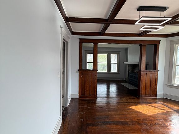 3rd image of 23 N Lake Ave Fl 1