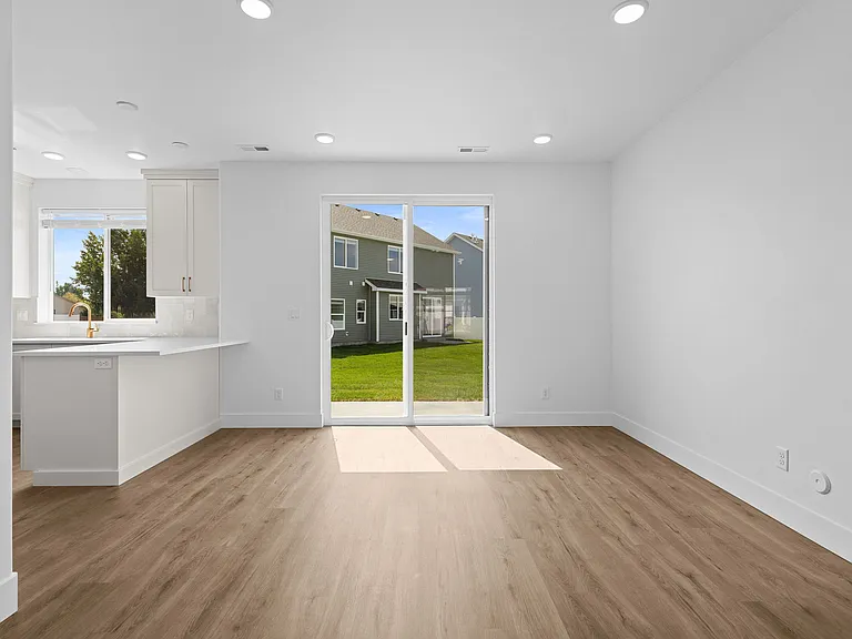 2986 Sydney Dr — Photo 5