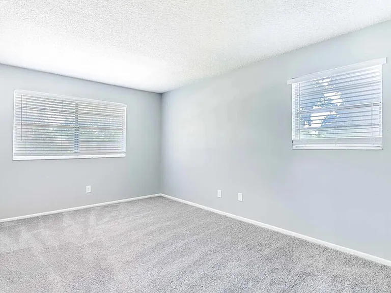 Lakewood Oaks Apartments — Photo 36