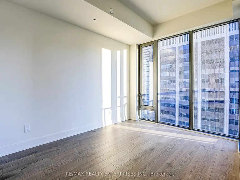 8 Cumberland St #1603 — Photo 14
