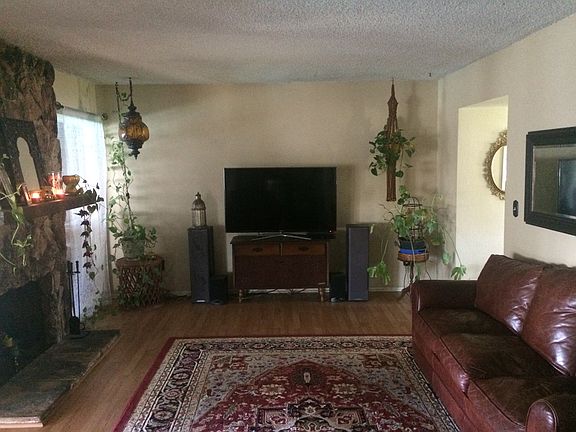 4th image of 5718 Newbury Ave