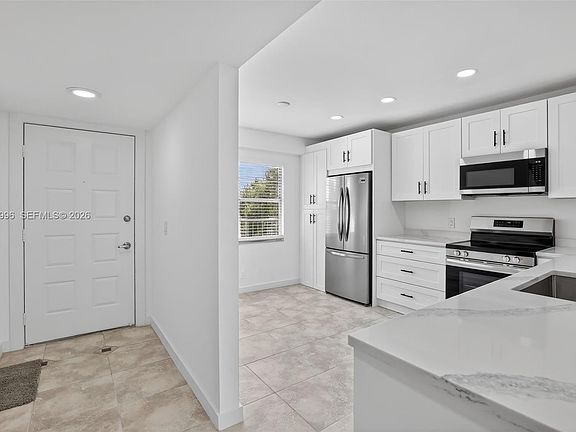 4th image of 12601 SW 13th St APT 411G