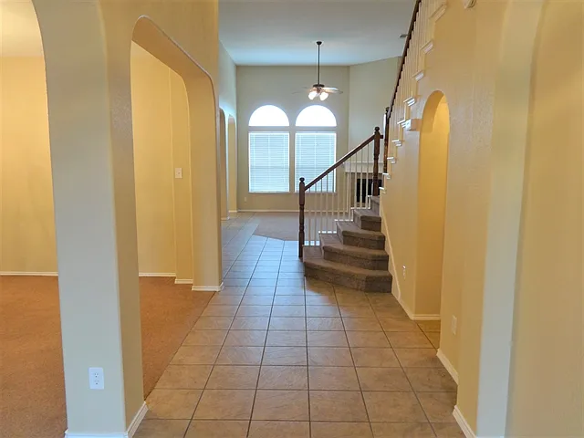 9501 Navarro St — Photo 6
