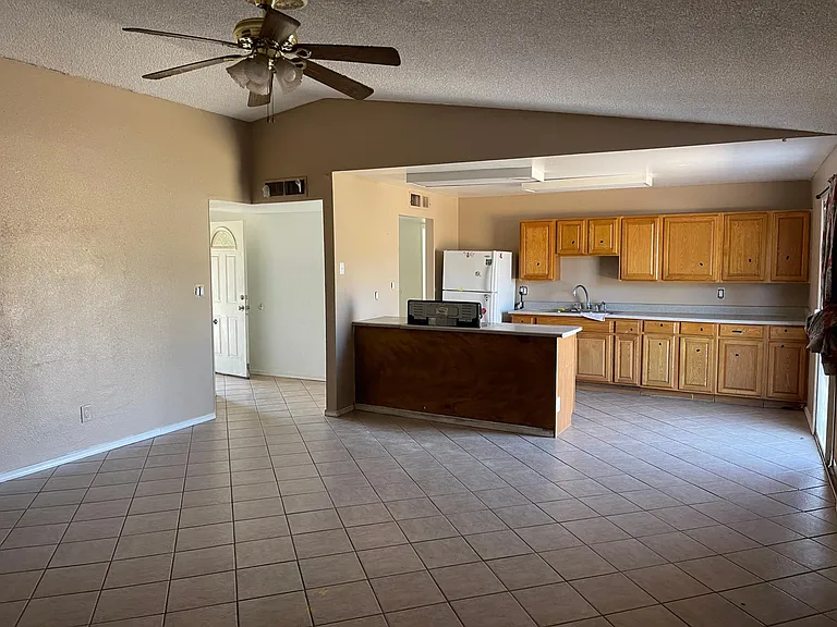 6814 W Cypress St — Photo 5