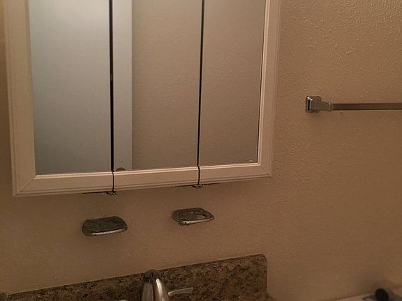 3rd image of 701 Oaklawn St APT 3