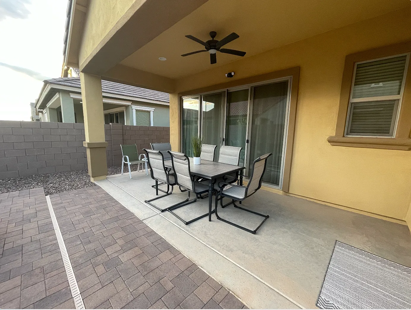 3 bed, 1969 sqft, $8,995 — Photo 2
