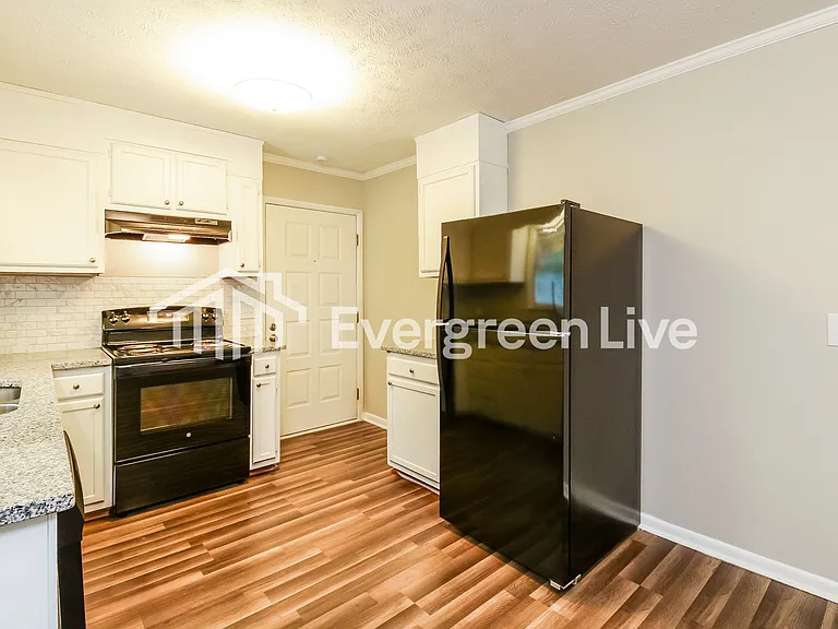740 Motor Rd — Photo 9