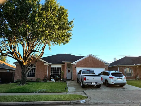 908 Shoal Creek Dr, Arlington, TX 76001
