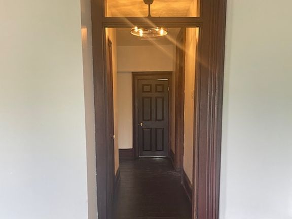 4th image of 837 N Main St APT B