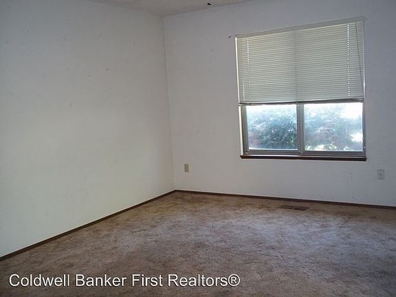 3rd image of 350 SE 3rd St #B