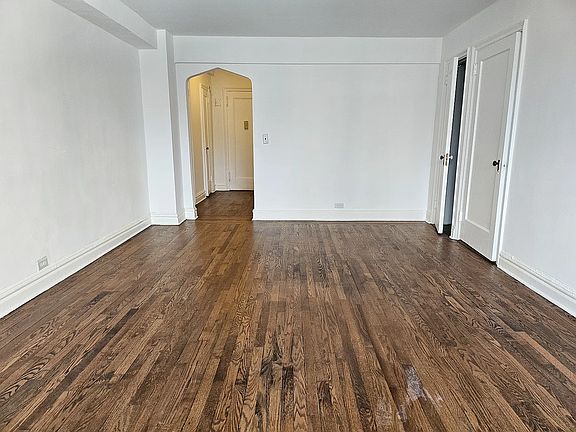 4th image of 200 E 16th St APT 12F