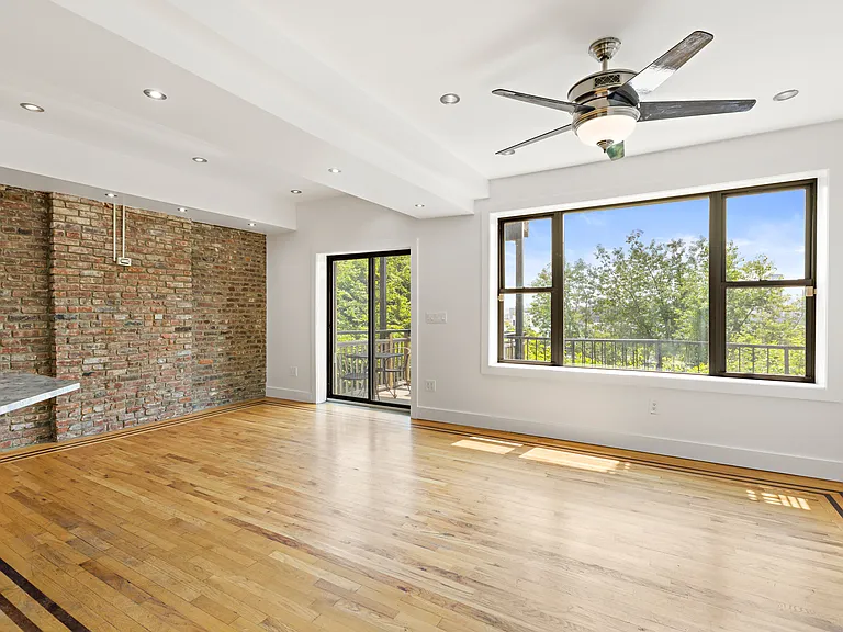102 Ogden Ave #103 — Photo 2