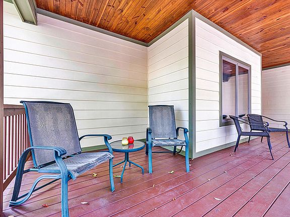 4th image of 30 Boulder Point Dr