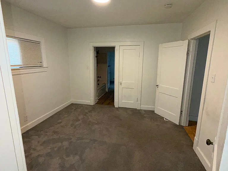 549 Beecher St — Photo 10