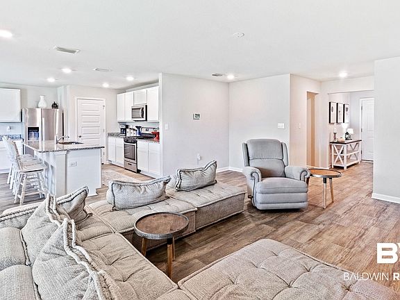 4th image of 8468 Mackie Ln