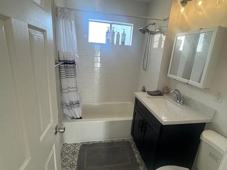 2441 S Baldwin Ave — Photo 17